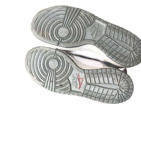 VINTAGE 2010 Nike Dunk Low Metallic Silver Size 6 - Picture 7 of 16